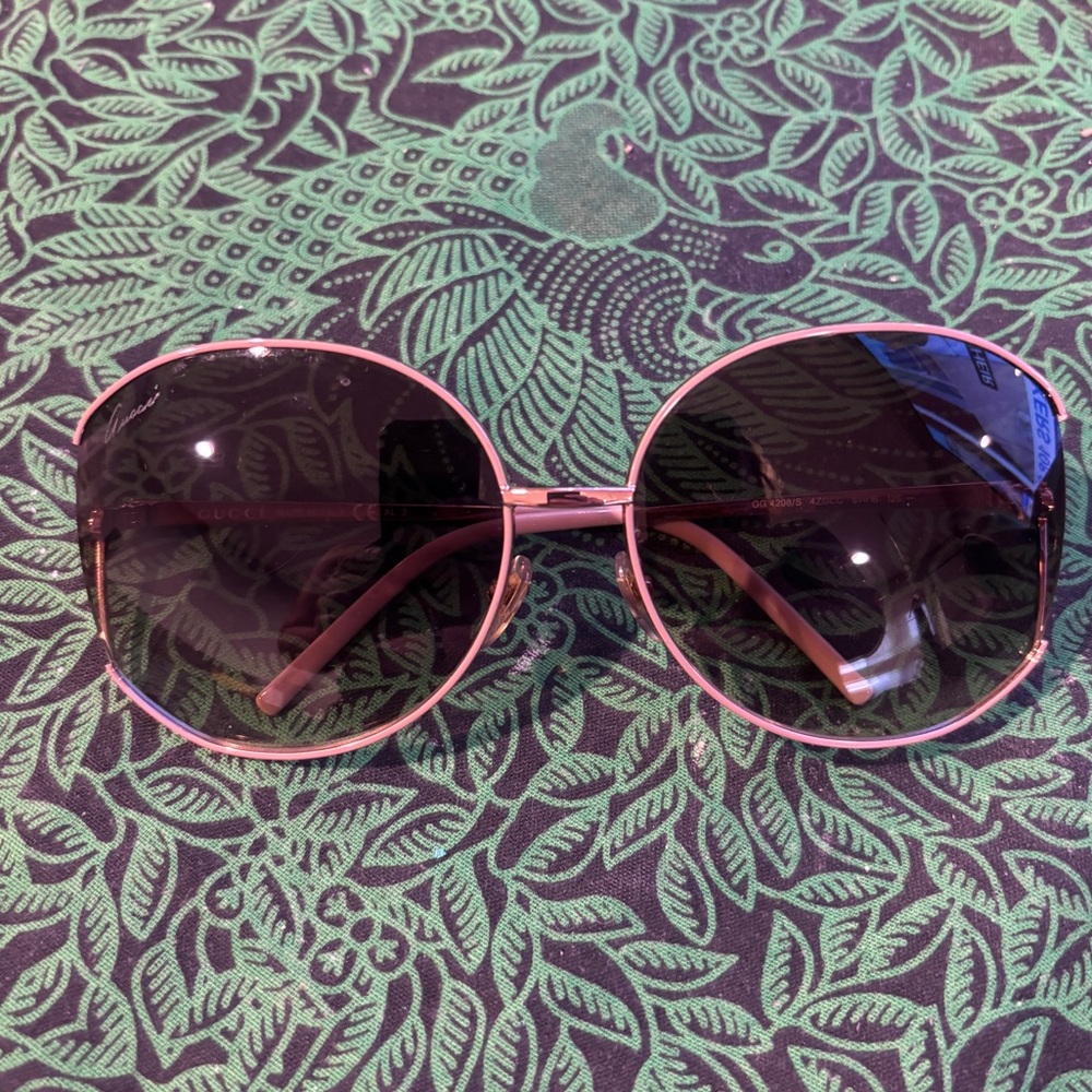 Gucci Women's Brown Gradient Round Sunglasses - Style: GG4208/s Color: 4ZGCC - Picture 2 of 13
